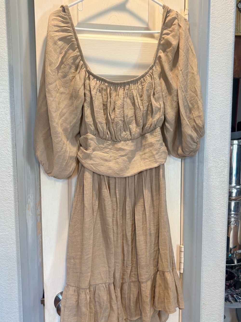Source Unknown Beige Puff-Sleeve Midi Dress